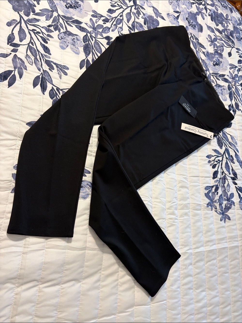 Jones New York Black Tummy Control Leggings